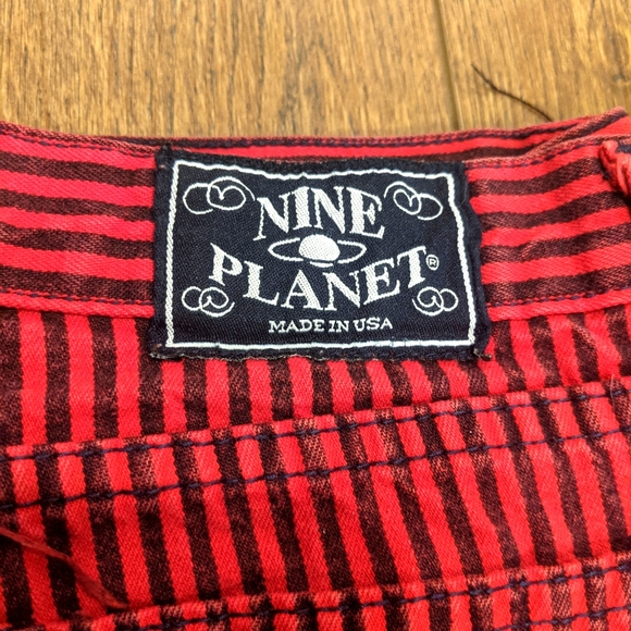 Nine Planet Vintage Y2K low rise flared red and black pinstripe jeans size 9 - Picture 3 of 9